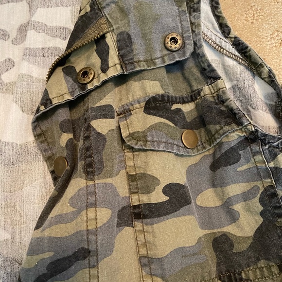 Mod Modele camo vest, size small - Picture 2 of 5